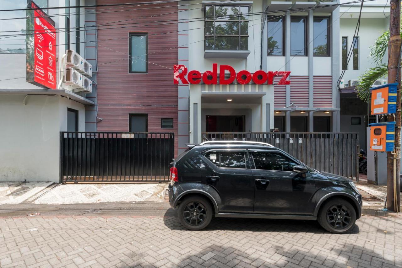 Reddoorz Near Grand City Mall 2 Сурабая Экстерьер фото